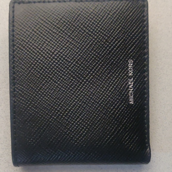 Michael Kors Watch and Wallet - Picture 5 of 10